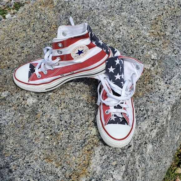 converse patriotic shoes